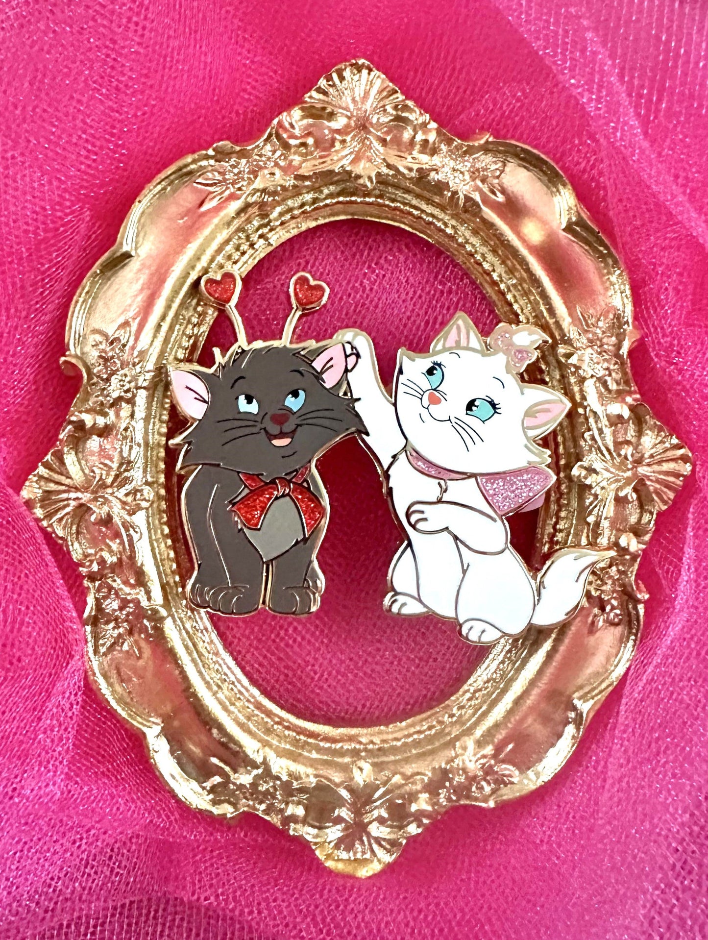 Disney Aristocats Marie & Berlioz "Smitten Kittens" Fantasy Pin