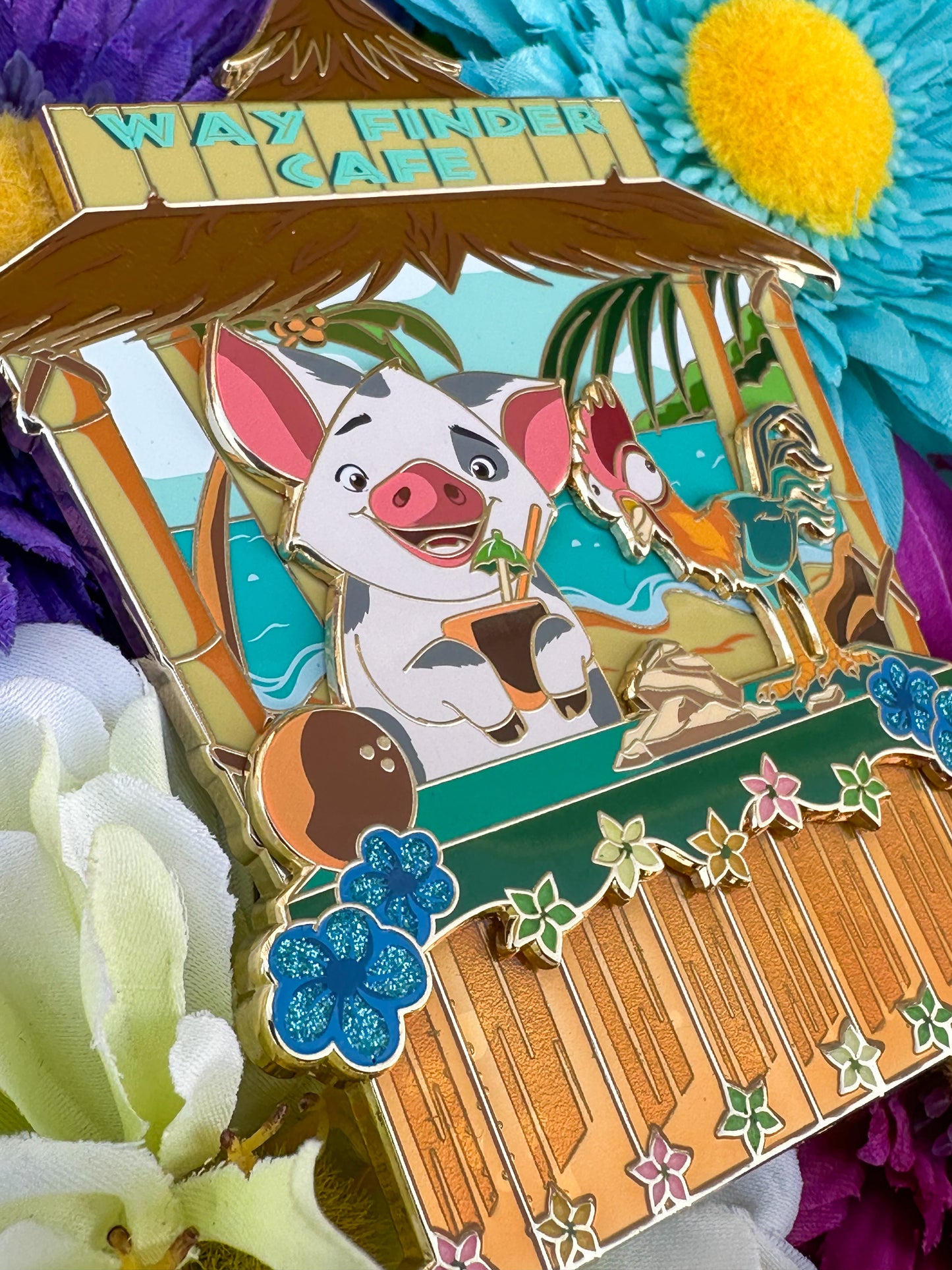 Foodie Friends Pua & Heihei “Way Finder Cafe” LE30 Disney Fantasy Pin