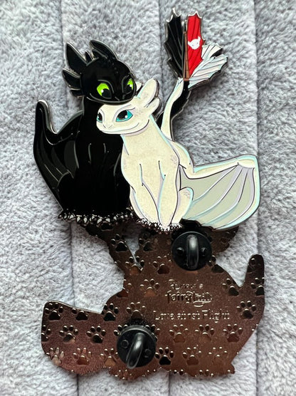 “Love at first Flight” Toothless & Light fury Fantasy Pin