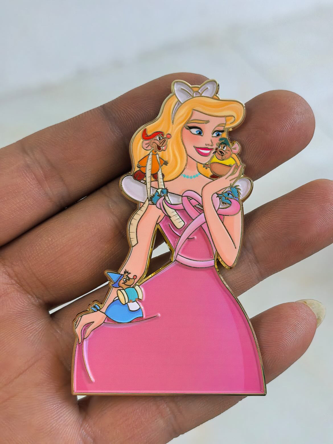 Love Tails Cinderella & Mice Fantasy Pin