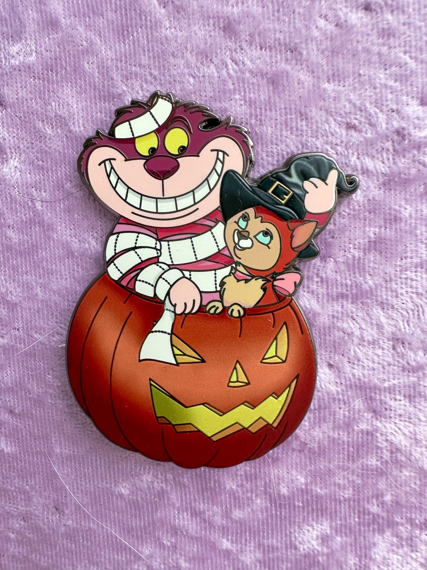 Spooky Kitties Cheshire & Dinah LE30 Disney Fantasy Pin