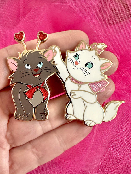 Disney Aristocats Marie & Berlioz "Smitten Kittens" Fantasy Pin