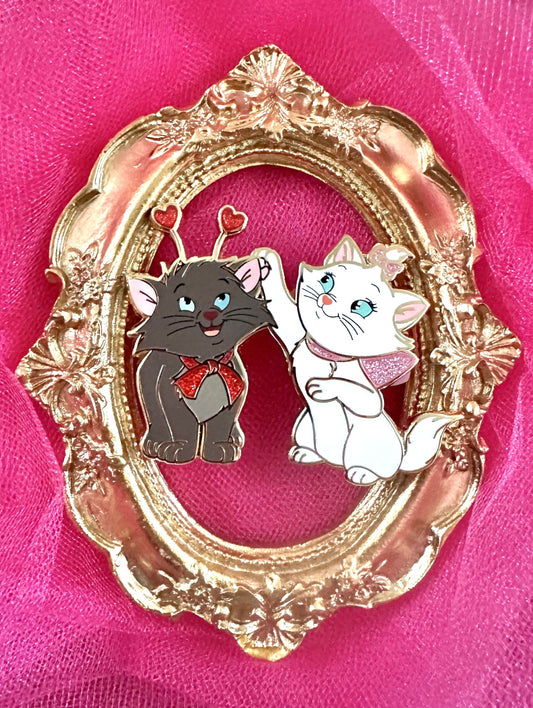 Disney Aristocats Marie & Berlioz "Smitten Kittens" Fantasy Pin