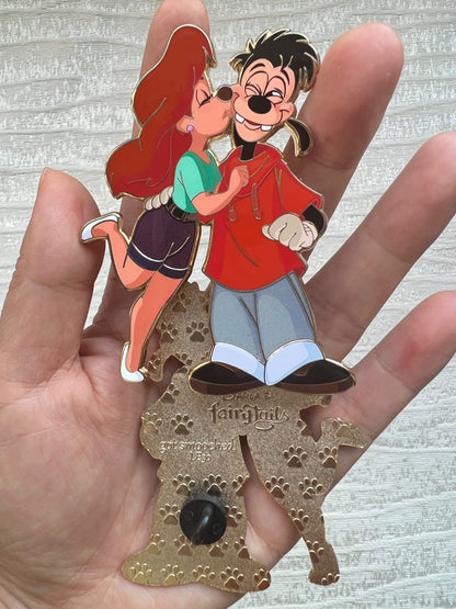 "GOT SMOOCHED" Max & Roxanne Fantasy Pin