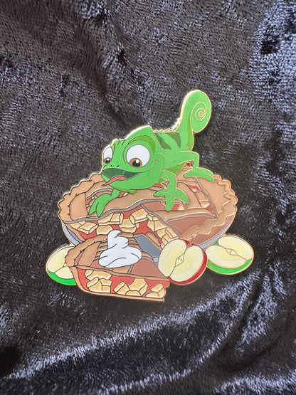 Sweet Tails LE20 Disney Fantasy Pin