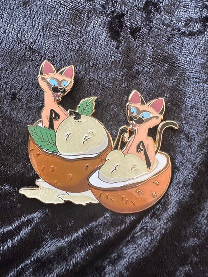 Sweet Tails LE20 Disney Fantasy Pin