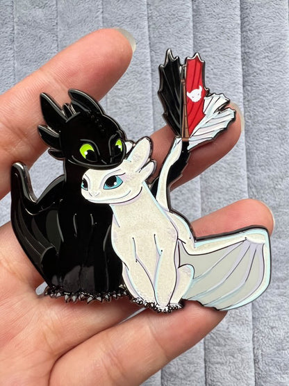 “Love at first Flight” Toothless & Light fury Fantasy Pin