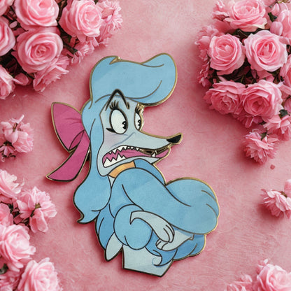 Wild Expressions Georgette Fantasy Pin