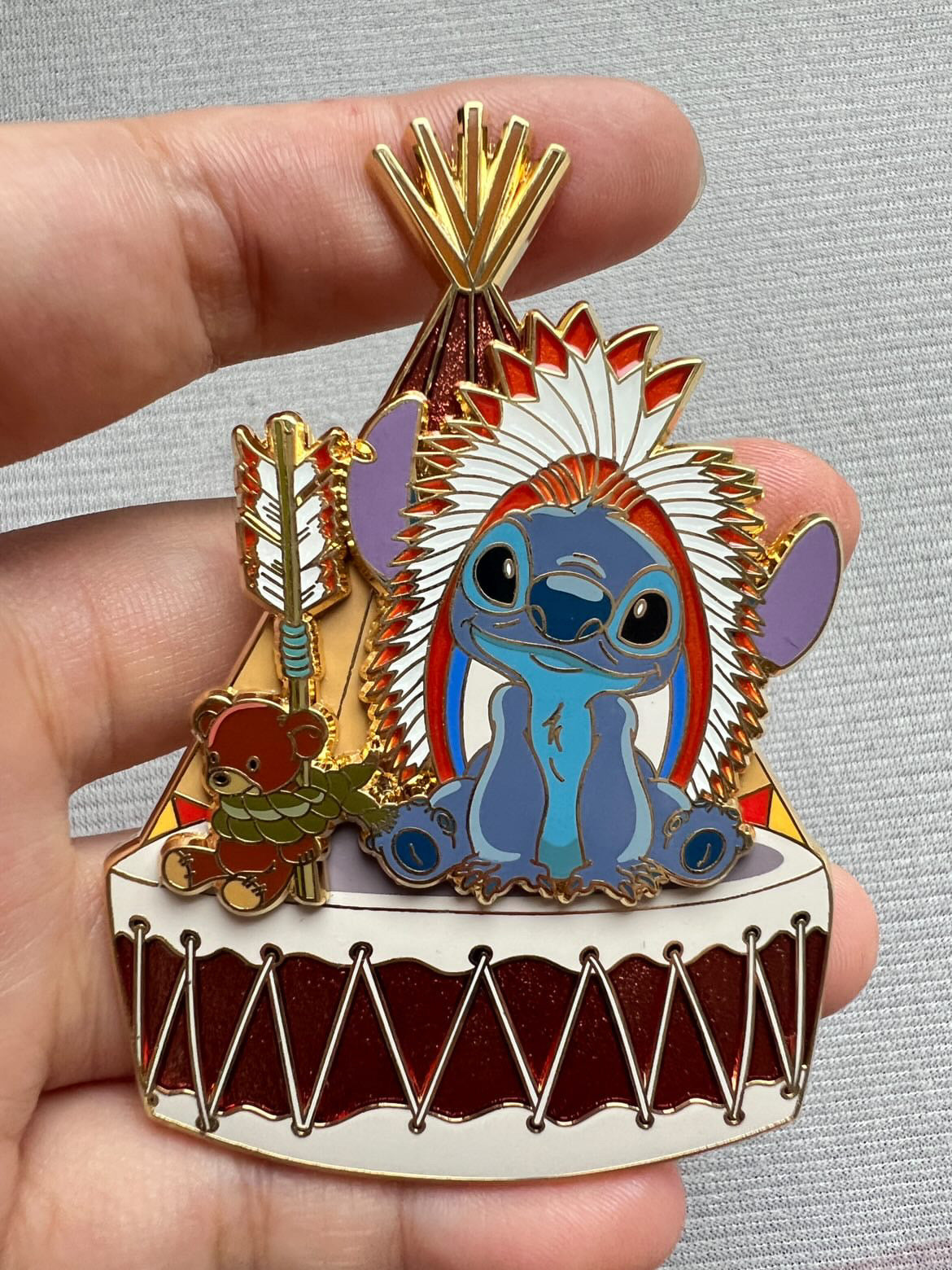 “Lil’ Chief” Stitch LE30 Disney Fantasy Pin