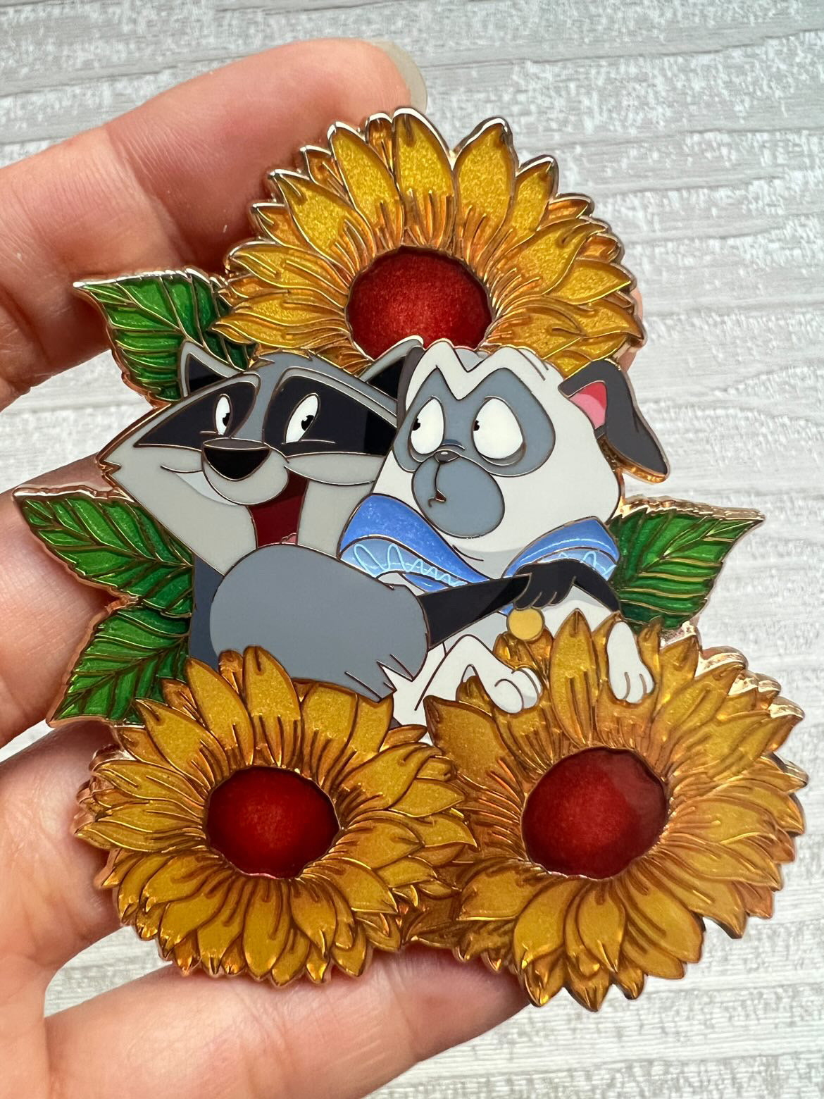 “Blooming Friendship" Meeko & Percy Fantasy Pin