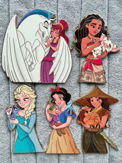 “Love Tails" Moana & Pua Fantasy Pin