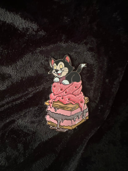 Sweet Tails LE20 Disney Fantasy Pin