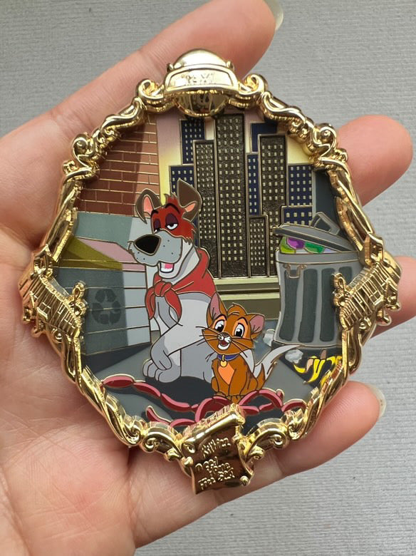 Golden Tails Oliver & Co LE30 Disney Fantasy Pin