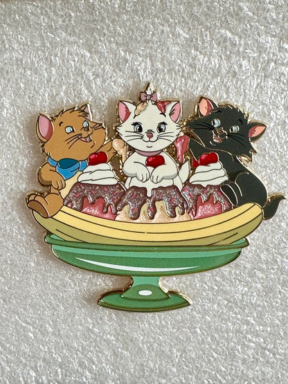Sweet Tails Series 2 Fantasy Pin