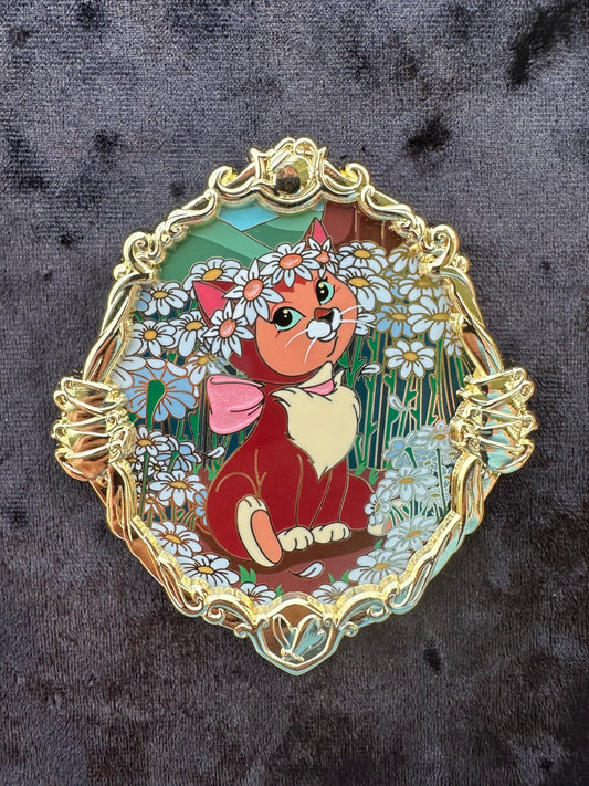 Disney Alice in Wonderland Dinah "Golden Tails" Fantasy Pin