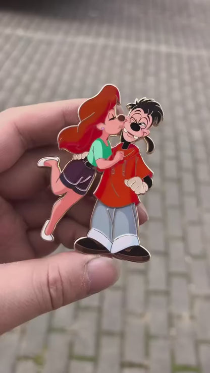 "GOT SMOOCHED" Max & Roxanne Fantasy Pin