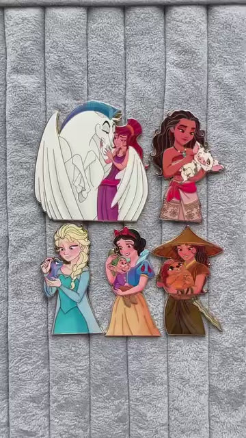 “Love Tails" Moana & Pua Fantasy Pin